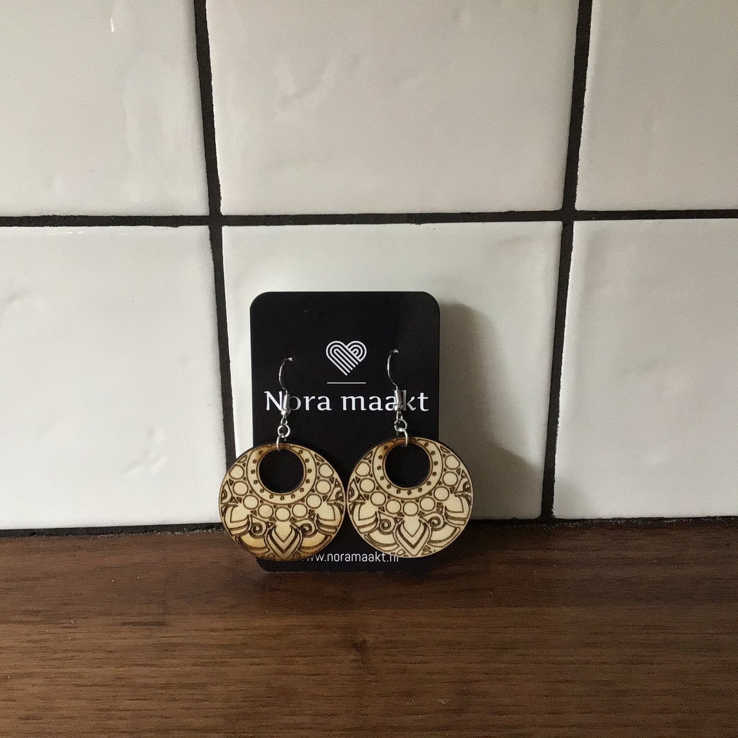 Houten oorbellen-mandala