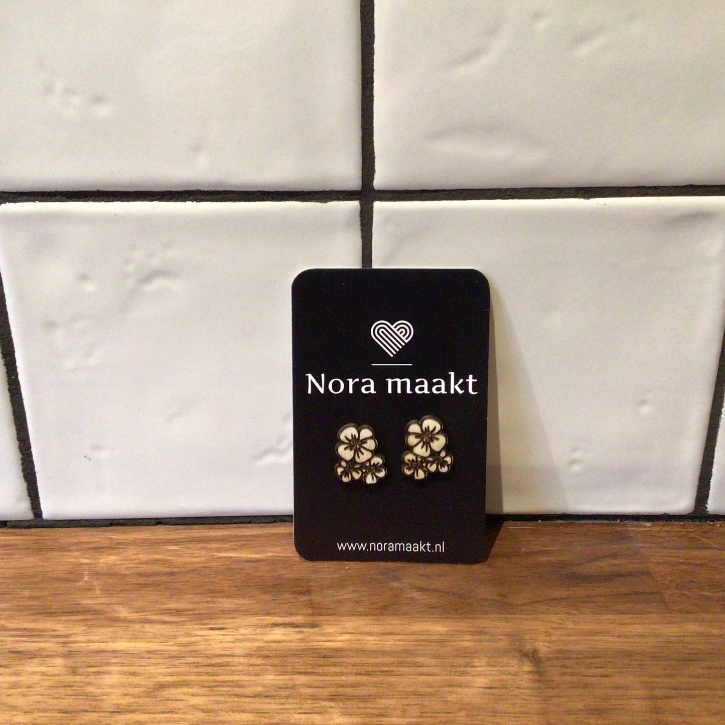 Houten oorbellen-bloem stekers