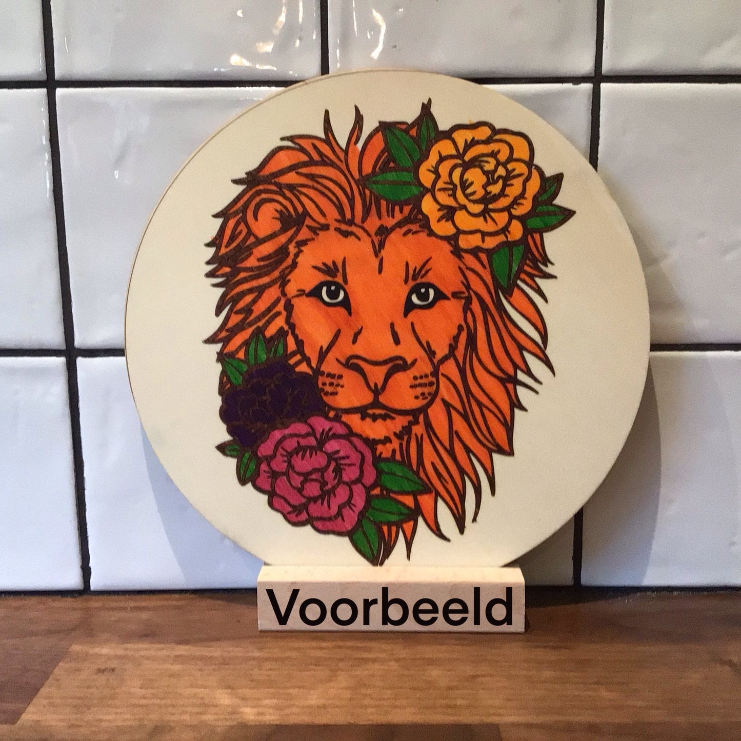 Houten kleurplaat leeuw
