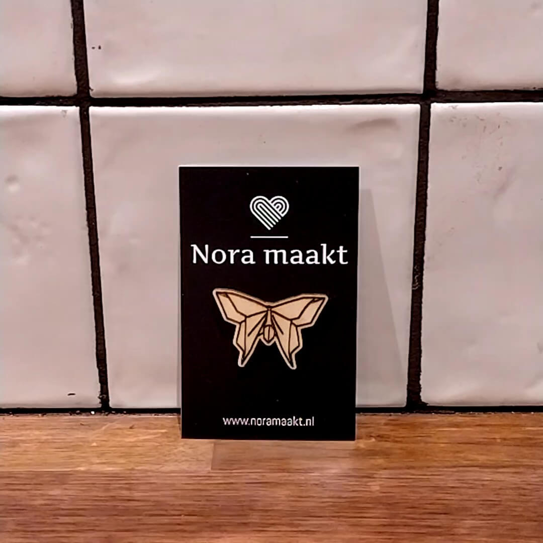 Houten pin-vlinder